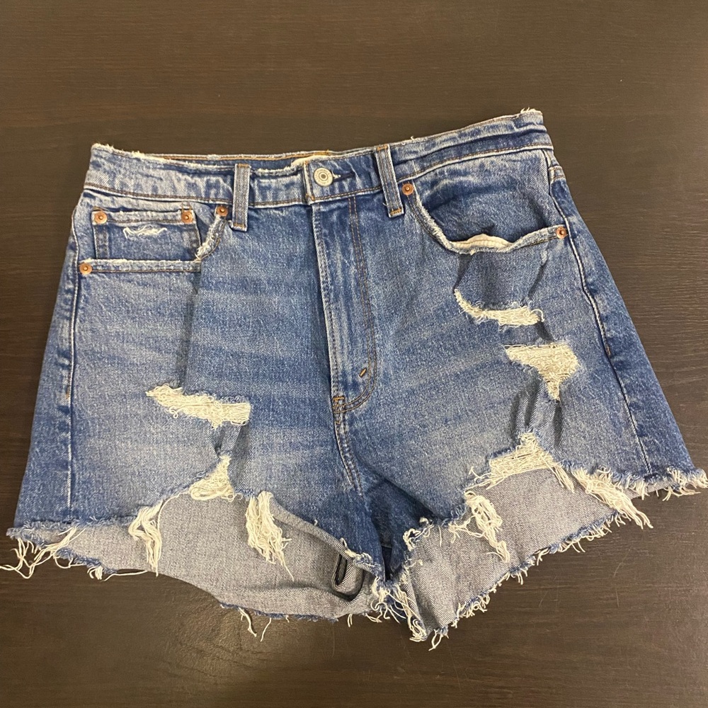 Womens Abercrombie & Fitch, curve love high rise denim short. Size 10